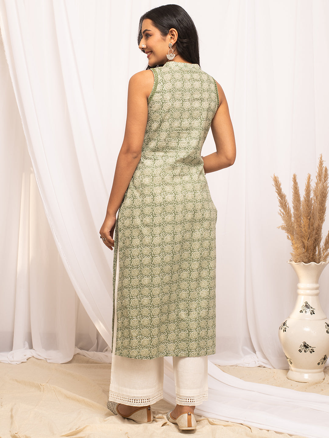 FIORRA Women's Light Green Floral Printed Cotton Straight Kurta